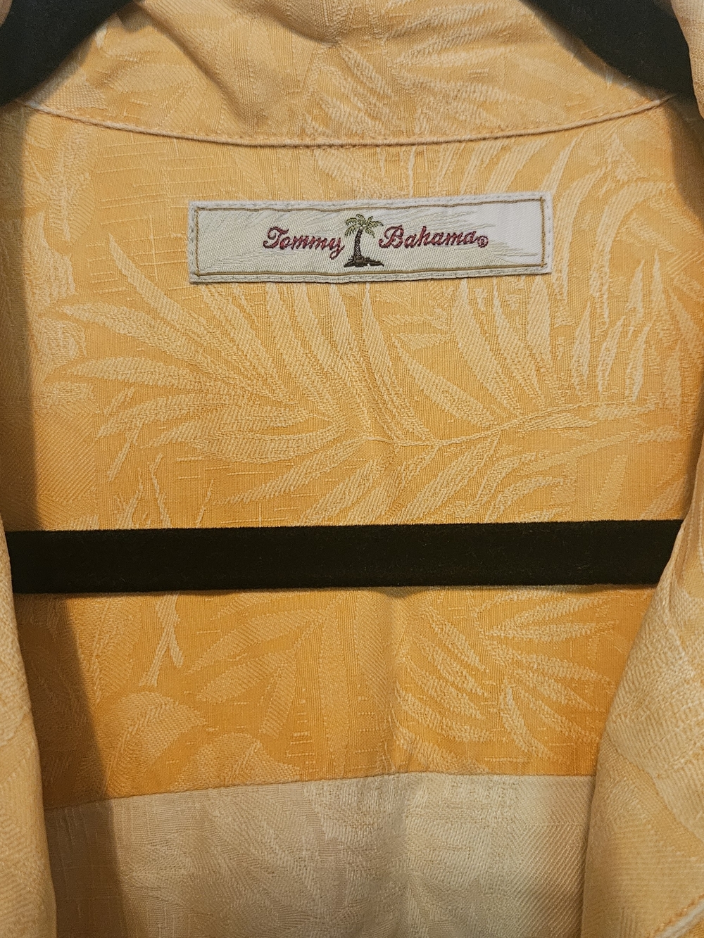 Tommy Bahama 100% Silk, Light Orange Tropical Button Down Shirt. - Picture 2 of 6